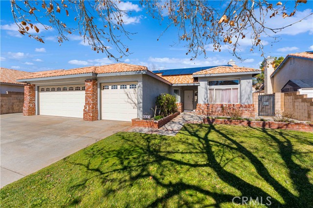 Detail Gallery Image 1 of 1 For 2527 Gemstone Ave, Palmdale,  CA 93551 - 4 Beds | 2 Baths