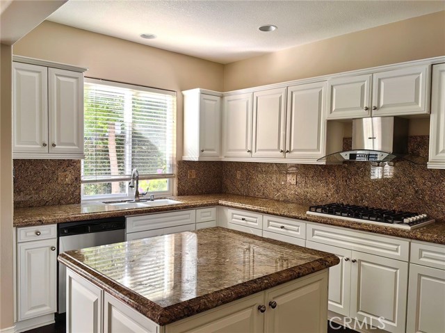 Detail Gallery Image 9 of 32 For 11 Carmichael, Irvine,  CA 92602 - 3 Beds | 2/1 Baths