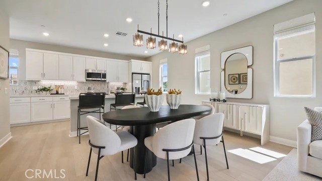 Detail Gallery Image 3 of 23 For 26852 Serif Pl, Valencia,  CA 91381 - 3 Beds | 3/1 Baths