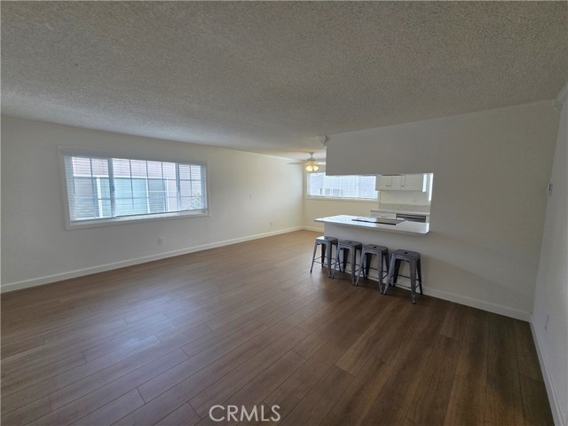 Detail Gallery Image 4 of 16 For 1214 Agate St #D,  Redondo Beach,  CA 90277 - 1 Beds | 1 Baths