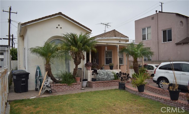 Detail Gallery Image 1 of 18 For 3219 Flower St, Huntington Park,  CA 90255 - 2 Beds | 1 Baths