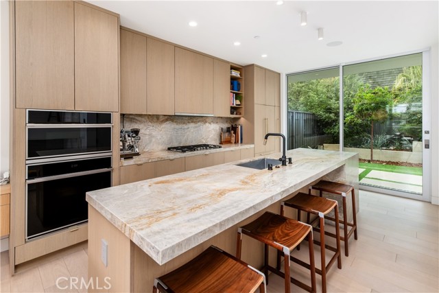 68 E F Street, Encinitas CA: https://media.crmls.org/medias/582a11cf-c63e-424d-bcbf-4c7584f86904.jpg