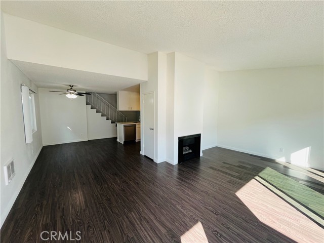 Detail Gallery Image 4 of 37 For 25018 Eshelman Ave #21,  Lomita,  CA 90717 - 2 Beds | 2/1 Baths