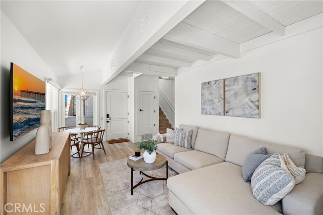 Detail Gallery Image 7 of 26 For 207 E Edgewater Ave #REAR,  Newport Beach,  CA 92661 - 2 Beds | 2 Baths