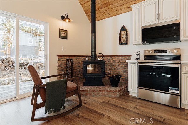 Detail Gallery Image 9 of 45 For 630 Victoria Ln, –,  CA 92386 - 3 Beds | 2 Baths