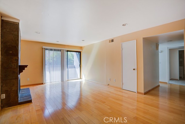 Detail Gallery Image 14 of 32 For 1940 N Highland Ave #10,  Los Angeles,  CA 90068 - 2 Beds | 2 Baths