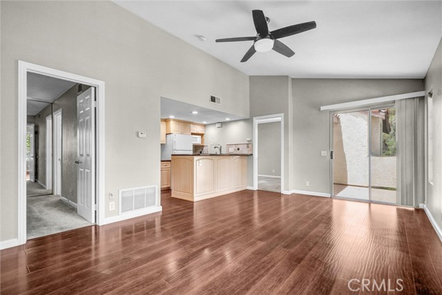 23302 La Mar, Mission Viejo CA: https://media.crmls.org/medias/582a96e9-f7ab-45a7-bd3d-31dd99da1028.jpg