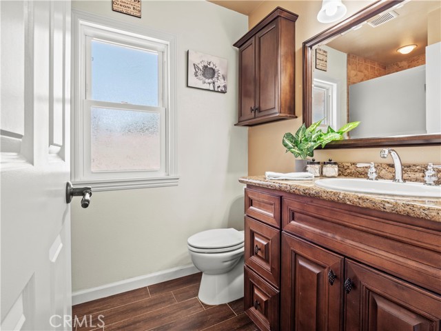 Detail Gallery Image 21 of 40 For 15242 Poppy Meadow St, Canyon Country,  CA 91387 - 3 Beds | 3 Baths