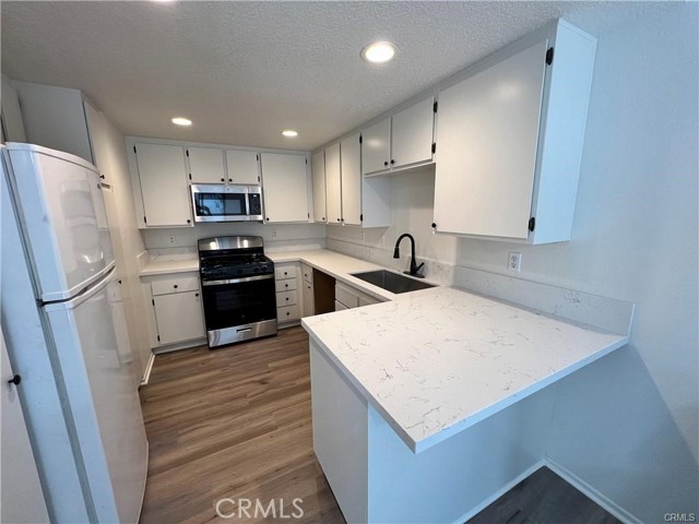 Detail Gallery Image 2 of 17 For 8353 Sunset Trail Pl, Rancho Cucamonga,  CA 91730 - 2 Beds | 2/1 Baths