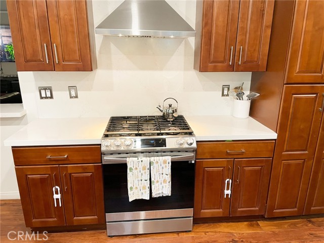 10016 Sophia Avenue, North Hills CA: https://media.crmls.org/medias/582baa90-5d29-4871-a48f-671f1a6361b7.jpg