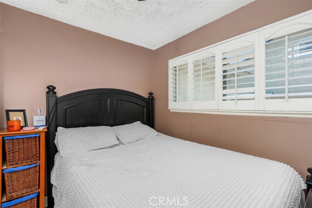 1725 Trinity Loop, Ontario CA: https://media.crmls.org/medias/582d7f38-7785-433e-bd89-5ac8331da869.jpg