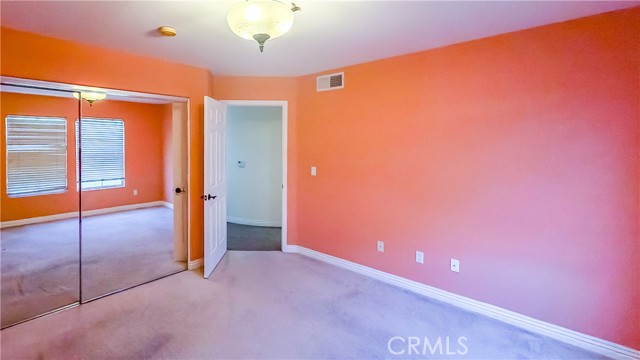 10623 Moorpark photo 29