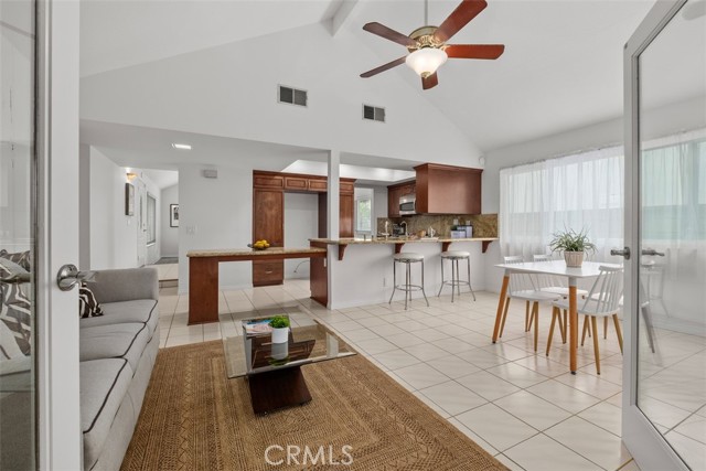 4314 Manchester Place, Cypress CA: https://media.crmls.org/medias/582e11c5-64db-419f-b935-c347a512c534.jpg