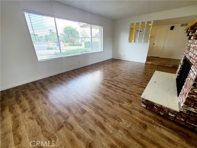 1463 Strawberry Hill Road, Thousand Oaks CA: https://media.crmls.org/medias/582e4f0b-aee6-4b79-a7c3-b067ed9ac972.jpg