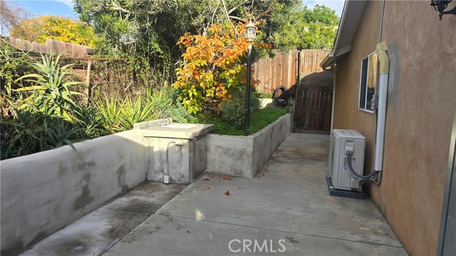 Detail Gallery Image 9 of 12 For 6179 Oak Crest, Los Angeles,  CA 90042 - 2 Beds | 1 Baths