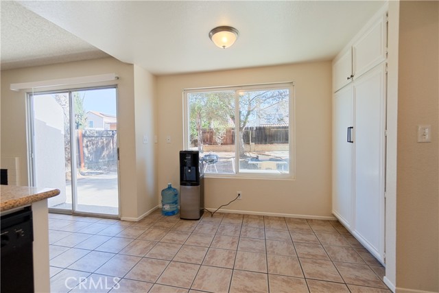 Detail Gallery Image 10 of 21 For 16736 Secretariat Drive, Moreno Valley,  CA 92551 - 4 Beds | 2/1 Baths