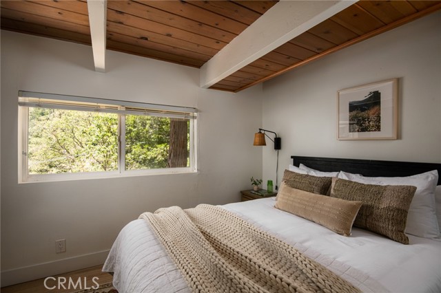 Detail Gallery Image 22 of 28 For 231 Crest Cir, Lake Arrowhead,  CA 92352 - 4 Beds | 2/1 Baths