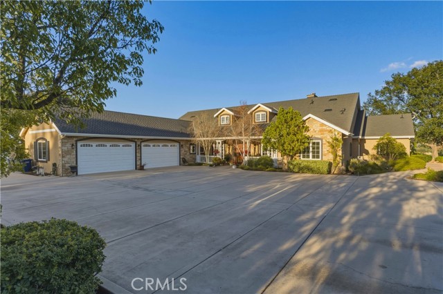 Detail Gallery Image 3 of 60 For 14179 Woods Valley, Valley Center,  CA 92082 - 4 Beds | 3/1 Baths