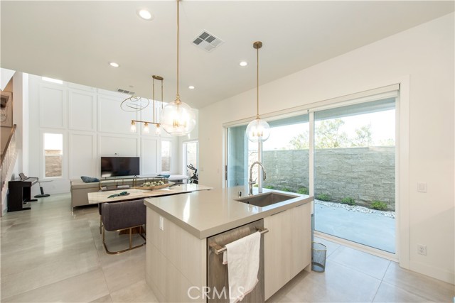 Detail Gallery Image 7 of 33 For 171 Hollyleaf, Lake Forest,  CA 92630 - 5 Beds | 5 Baths