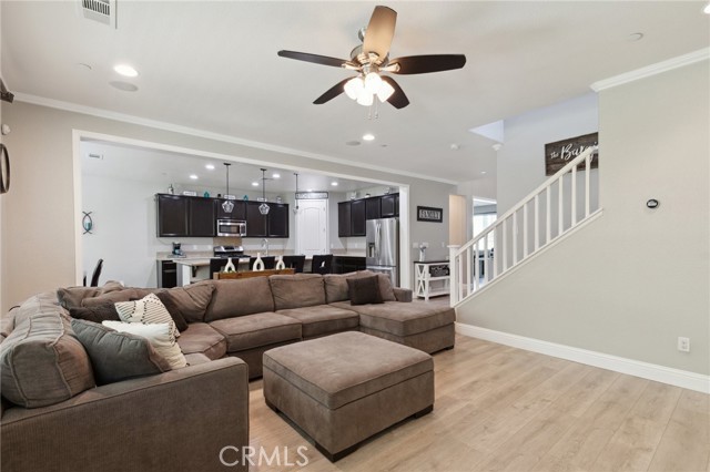 1697 Whiteash Avenue, Clovis CA: https://media.crmls.org/medias/58318ee3-0af0-4699-98c5-ef2c9415dc33.jpg
