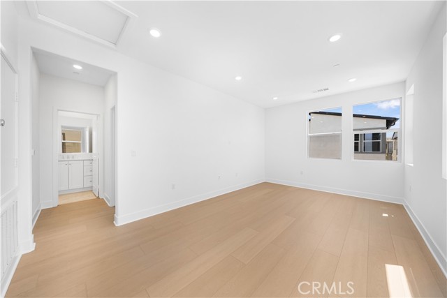 410 Lobata, Irvine CA: https://media.crmls.org/medias/5831bf4c-914e-427a-88d8-160623b31e7b.jpg