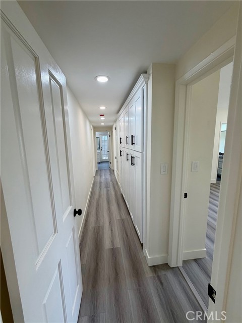 Detail Gallery Image 14 of 22 For 5301 Dubois, Woodland Hills,  CA 91367 - 3 Beds | 2 Baths