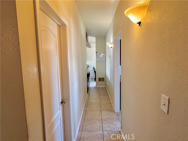 Detail Gallery Image 17 of 25 For 23079 Minnetonka Rd, Apple Valley,  CA 92308 - 3 Beds | 1 Baths