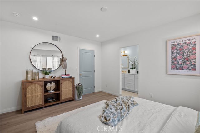 Detail Gallery Image 24 of 39 For 8054 Cedros Ave, Panorama City,  CA 91402 - 5 Beds | 3/1 Baths