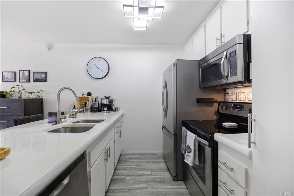 Detail Gallery Image 7 of 27 For 532 N Rossmore Ave #412,  Los Angeles,  CA 90004 - 1 Beds | 1 Baths