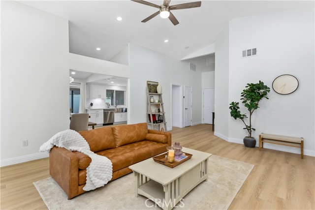 304 N Dearborn, Redlands CA: https://media.crmls.org/medias/5834a50d-f02f-403e-9b6e-9199588c9bb4.jpg