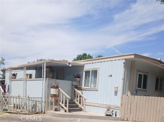 2515 E Ave I, Lancaster CA: https://media.crmls.org/medias/58357197-abbd-44a6-b3fc-b6ae1004e70e.jpg