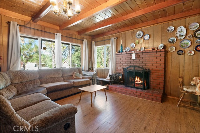 682 Talmadge Road, Big Bear Lake CA: https://media.crmls.org/medias/583590b2-7667-4c27-a954-f5b3785b1fb6.jpg