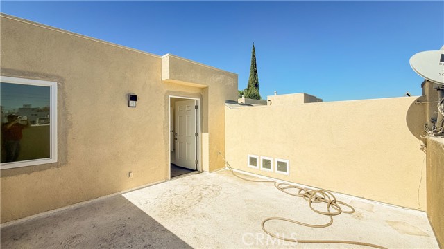 10623 Moorpark photo 43