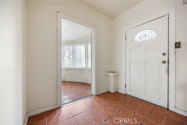 Detail Gallery Image 5 of 22 For 3688 Walnut Ave, Lynwood,  CA 90262 - 2 Beds | 1 Baths