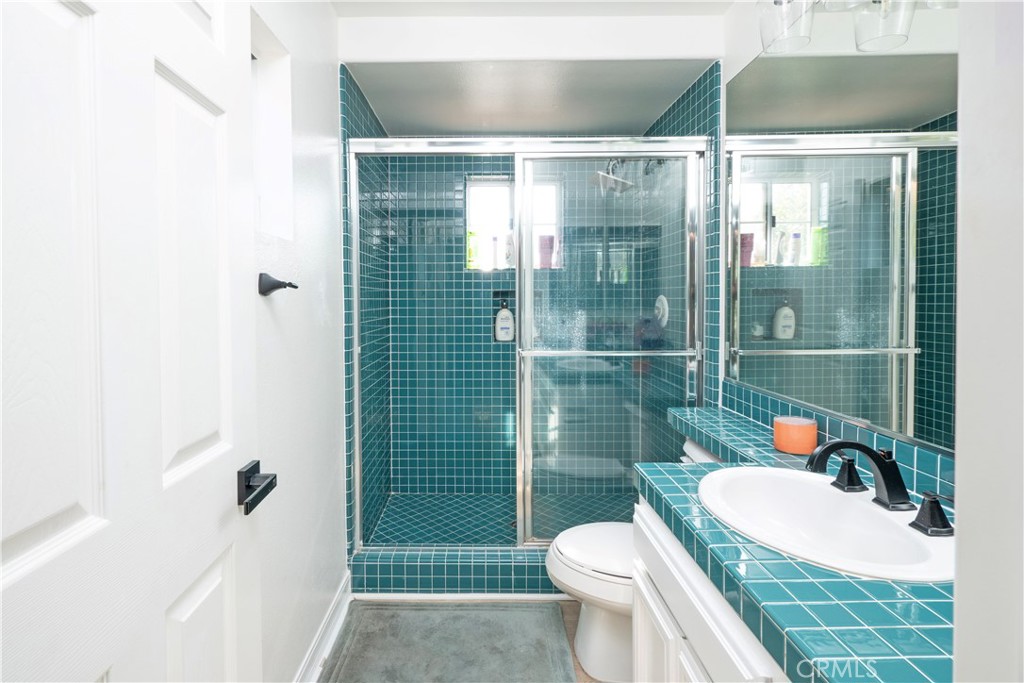 https://media.crmls.org/medias/5837382e-6e2e-4de5-a2b5-8539f837ab83.jpg?preset=X-Large