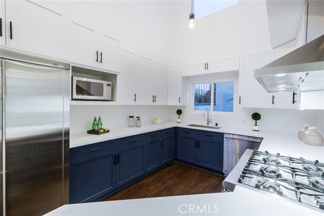 3207 Crest Drive, Manhattan Beach, California 90266, 3 Bedrooms Bedrooms, ,3 BathroomsBathrooms,Residential,Sold,Crest,PW21156135