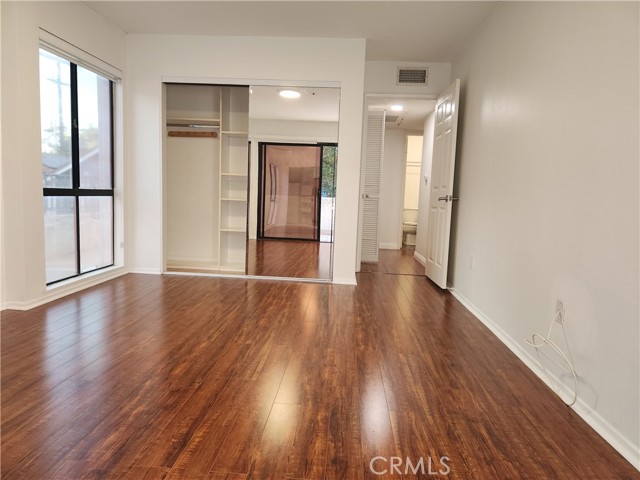 Detail Gallery Image 12 of 19 For 413 Hawthorne #102,  Glendale,  CA 91204 - 2 Beds | 2 Baths