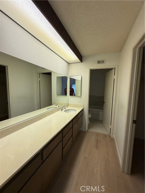 Detail Gallery Image 20 of 24 For 17811 Devonshire, Northridge,  CA 91325 - 3 Beds | 3 Baths