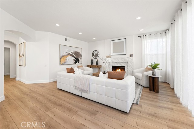 Detail Gallery Image 14 of 47 For 910 S Barton Ct, Anaheim,  CA 92808 - 4 Beds | 4/1 Baths