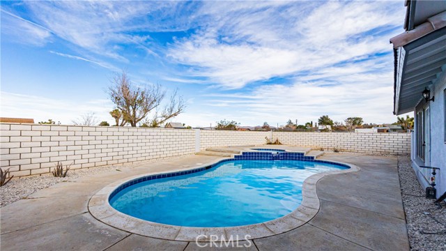 Detail Gallery Image 38 of 49 For 9515 Juniper, Apple Valley,  CA 92308 - 6 Beds | 4/1 Baths