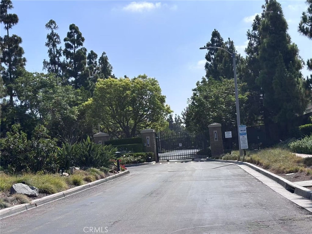 https://media.crmls.org/medias/583c2960-e673-4a98-a177-9c183e77052b.jpg?preset=X-Large