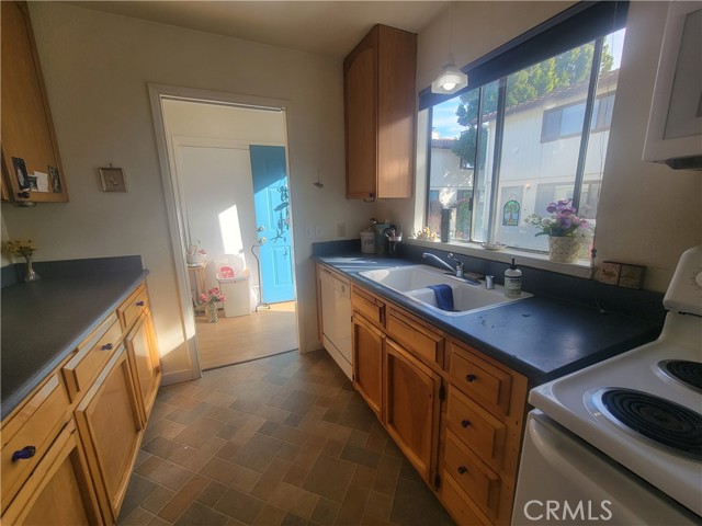 Image 10 of 22 For 676 12th Street 21
