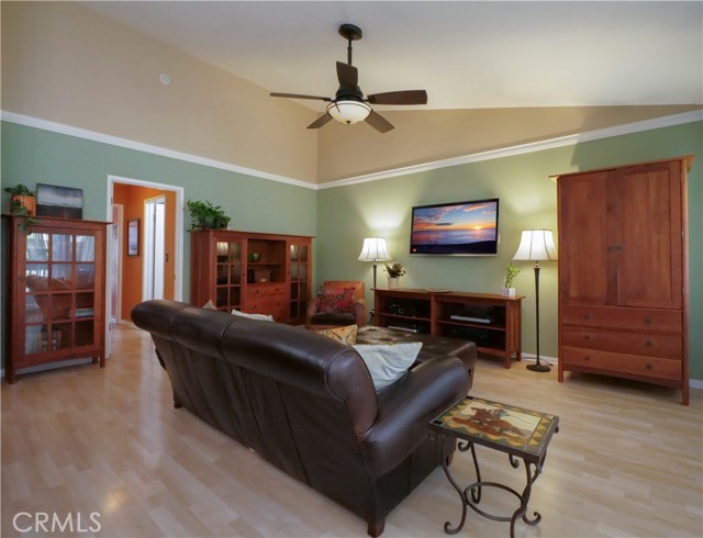 633 Prospect Avenue, Redondo Beach, California 90277, 2 Bedrooms Bedrooms, ,2 BathroomsBathrooms,Residential,Sold,Prospect,SB22126675