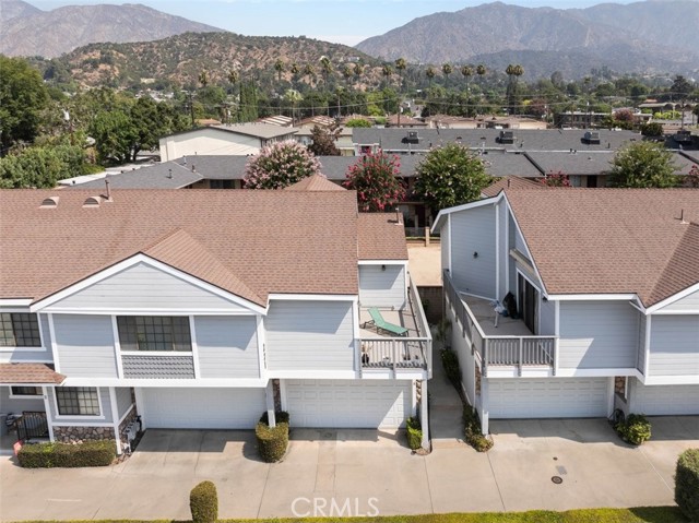 221 Violet Avenue, Monrovia CA: https://media.crmls.org/medias/583c974d-63bc-4cbe-81c7-9c73366f6a14.jpg