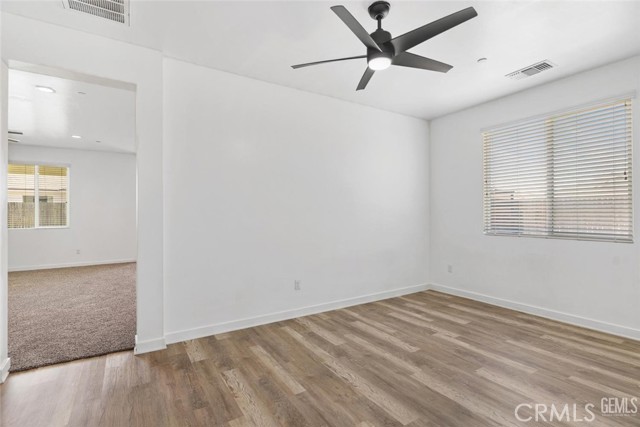 Detail Gallery Image 9 of 26 For 8005 Bandelier Dr, Bakersfield,  CA 93313 - 3 Beds | 2 Baths