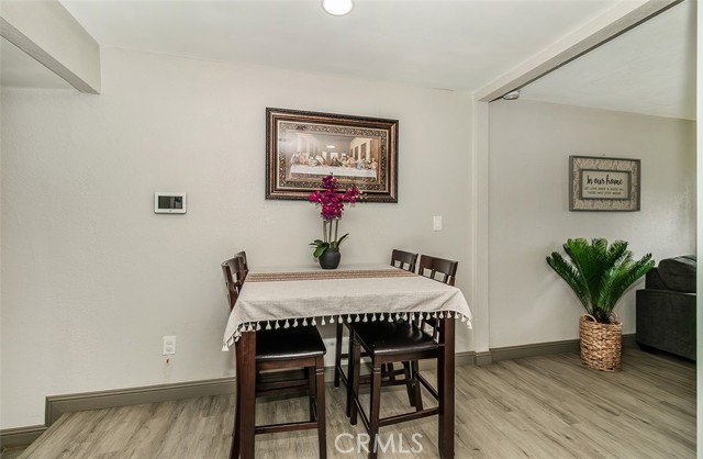 Detail Gallery Image 9 of 31 For 946 W Dakota Ave, Fresno,  CA 93705 - 3 Beds | 2 Baths