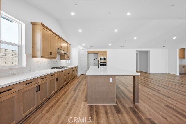 30105 Hillside Place, Castaic CA: https://media.crmls.org/medias/583d409e-c83d-4d2f-8c78-3bf89410a17e.jpg
