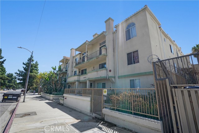 Detail Gallery Image 39 of 39 For 16940 Chatsworth St #304,  Granada Hills,  CA 91344 - 2 Beds | 2 Baths