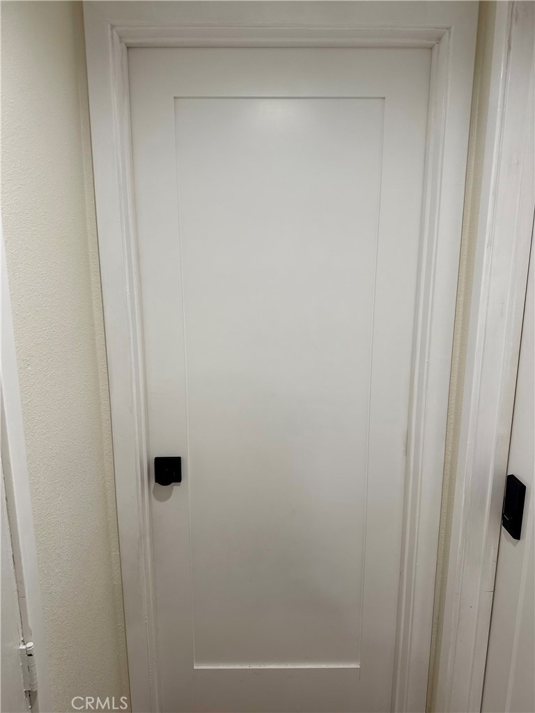https://media.crmls.org/medias/583da9f3-f396-4cfd-b7c1-887d38f18d27.jpg?preset=X-Large
