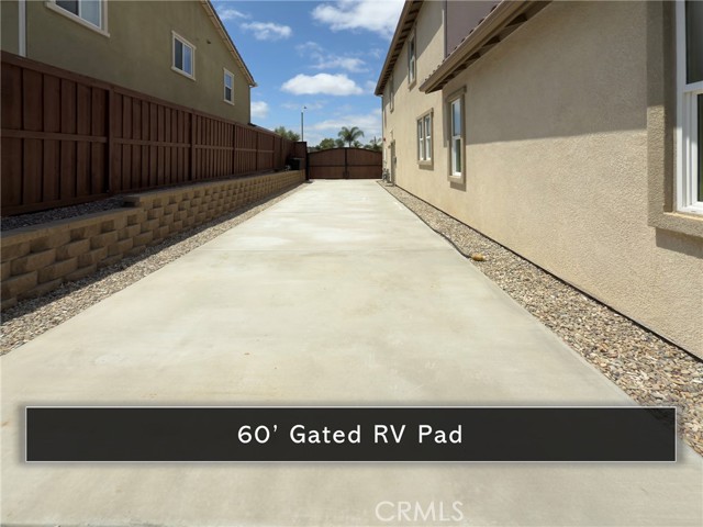 5572 Thoroughbred Street, Oceanside CA: https://media.crmls.org/medias/583e3a70-deaa-4646-b0d2-3b53a1848d1b.jpg